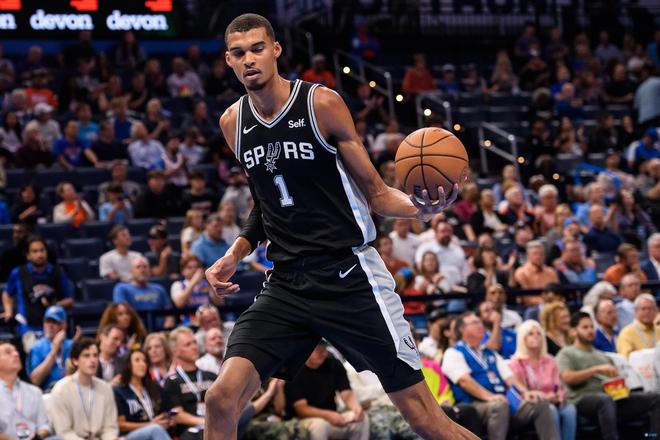 为球队中场 为球队中场