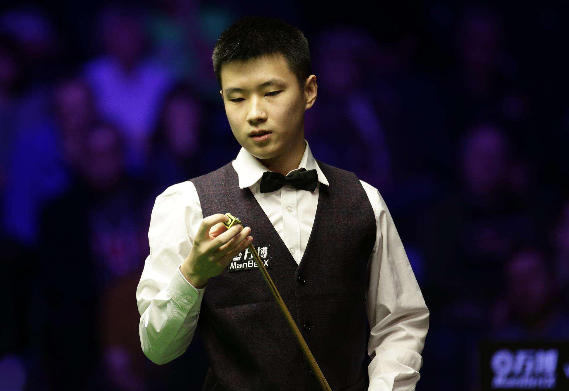 随着他的重 随着他的重