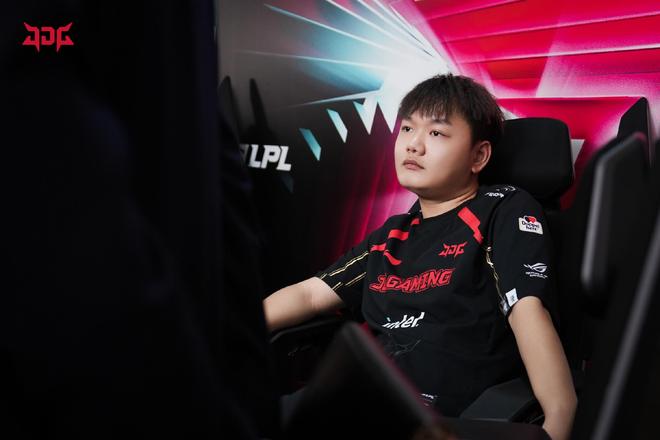 困境中发生 困境中发生